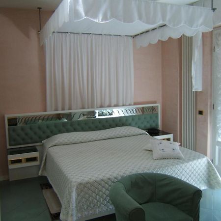 Hotel Matilde Marina di Massa Δωμάτιο φωτογραφία