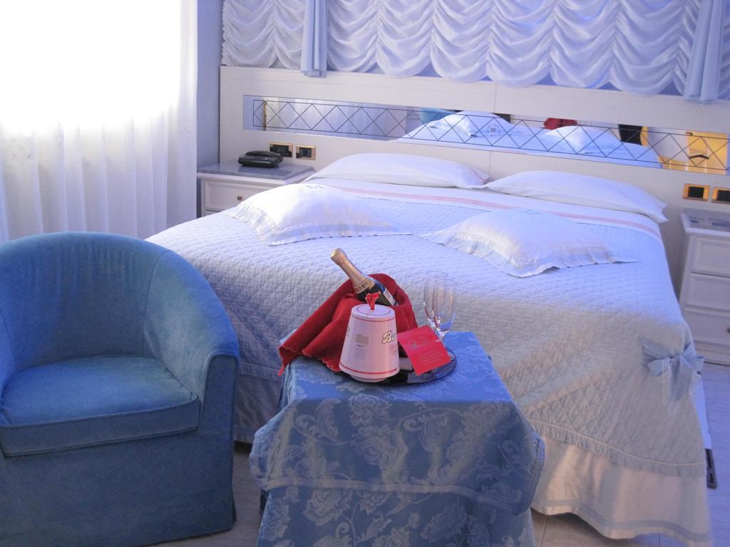 Hotel Matilde Marina di Massa Εξωτερικό φωτογραφία