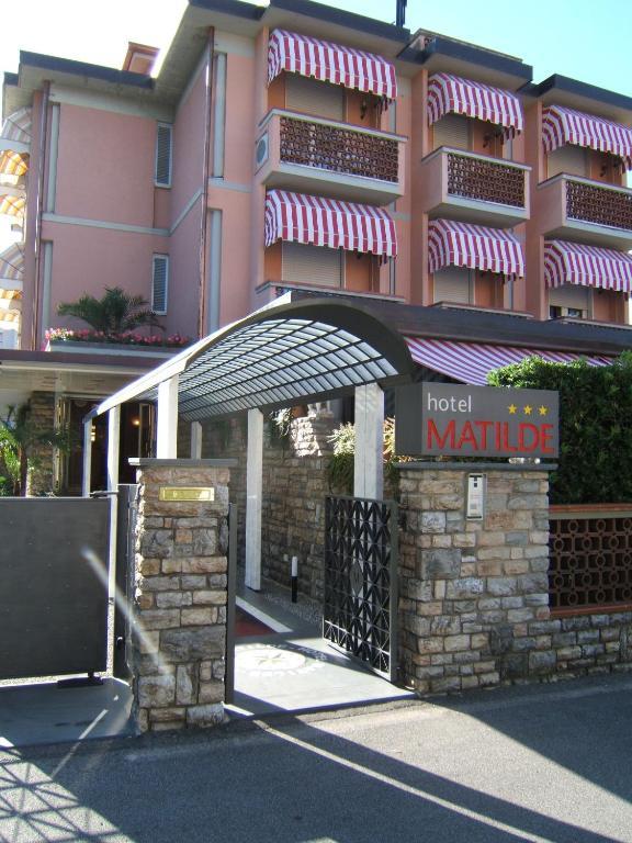 Hotel Matilde Marina di Massa Εξωτερικό φωτογραφία